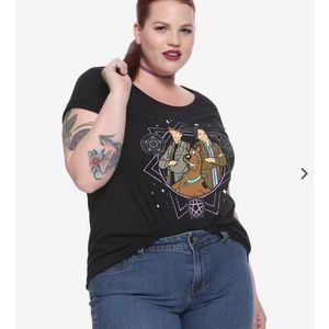HOT TOPIC PLUS SCOOBYNATURAL SUPERNATURAL SAM & DEAN SHORT SLEEVED SHIRT SIZE 2